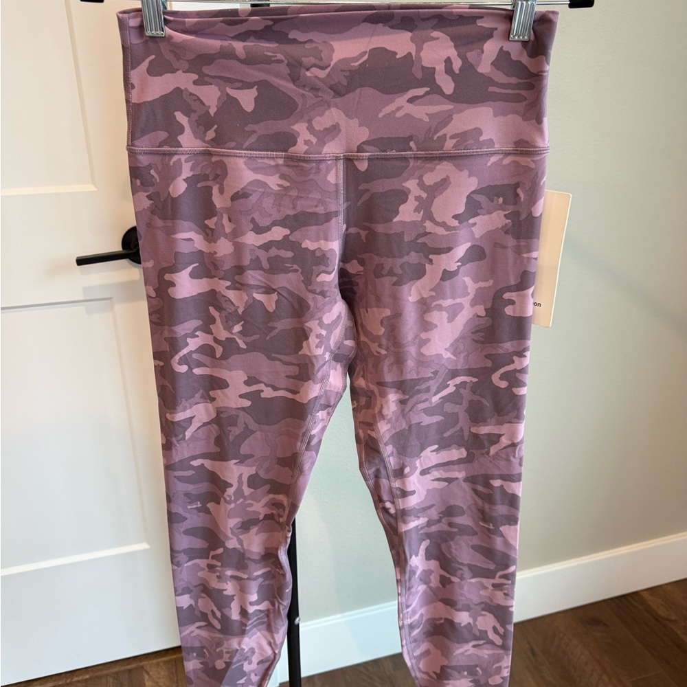 Lululemon Align Pant II 25"
Incognito Camo Pink Taupe Multi